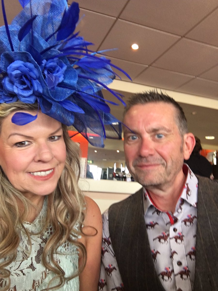 EnVogueNotts's tweet photo. @Southwell_Races #LadiesDay https://t.co/C8HZOwIE29