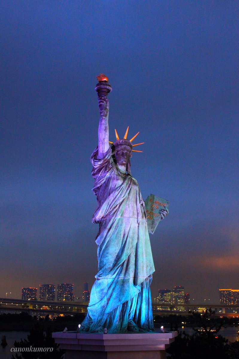 Replika patung Liberty di Odaiba Beach Jepang