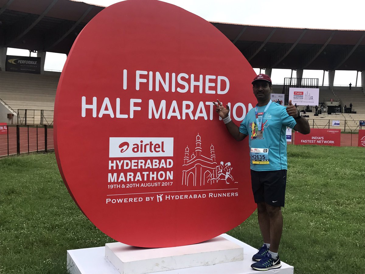 venks_v's tweet photo. #AirtelHyderabadMarathon . Completed my half marathon . 20000 runners , 450 from airtel . superb run well organised #AHM2017 @Marathon_Hyd https://t.co/k6usaKkGBH