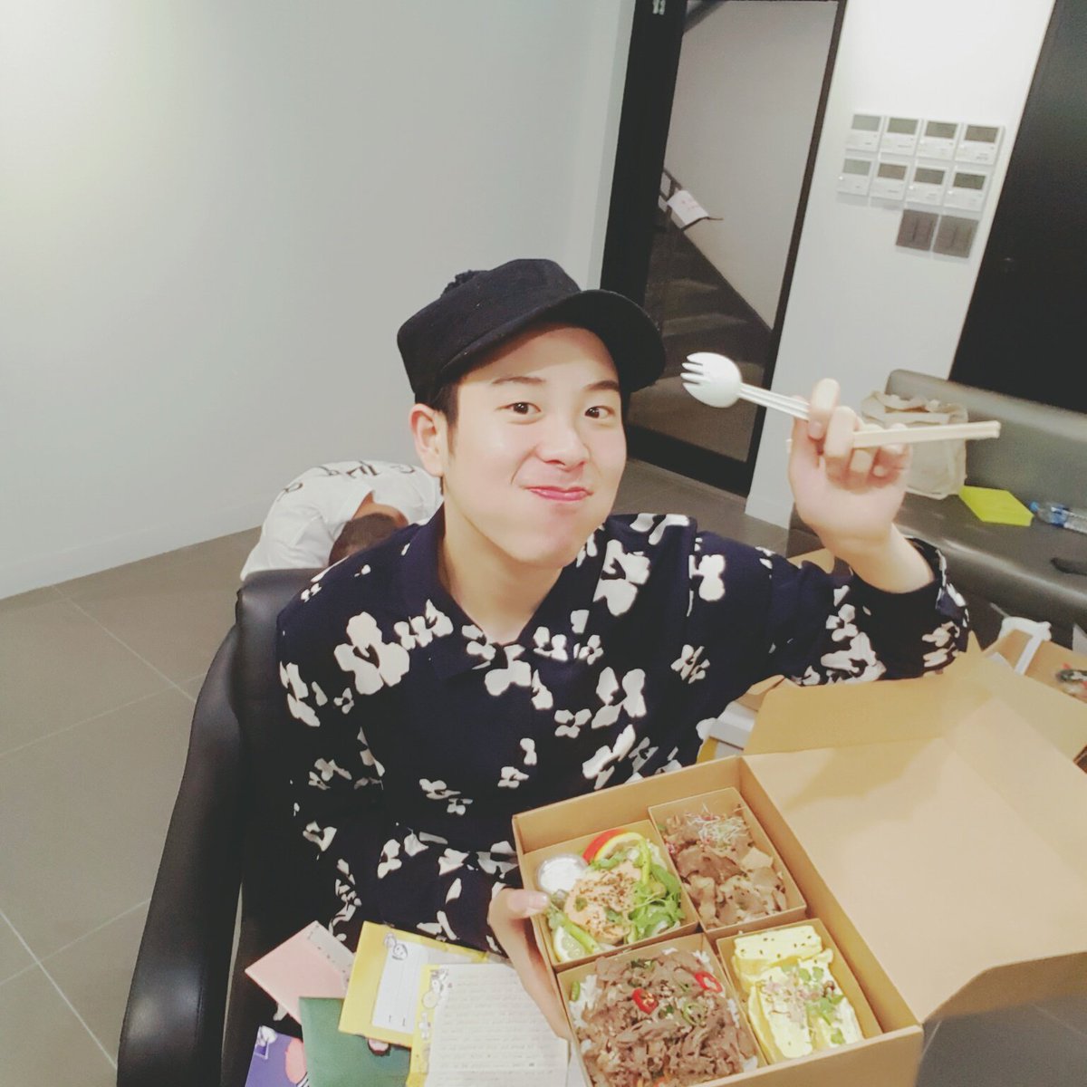 blockb_official's tweet photo. #피오 #po
오랜만에 완전체 출동 신난다아아악~~~
조심히 들어가세요!!!!! 감기조심😷 https://t.co/J7hVNr54T5