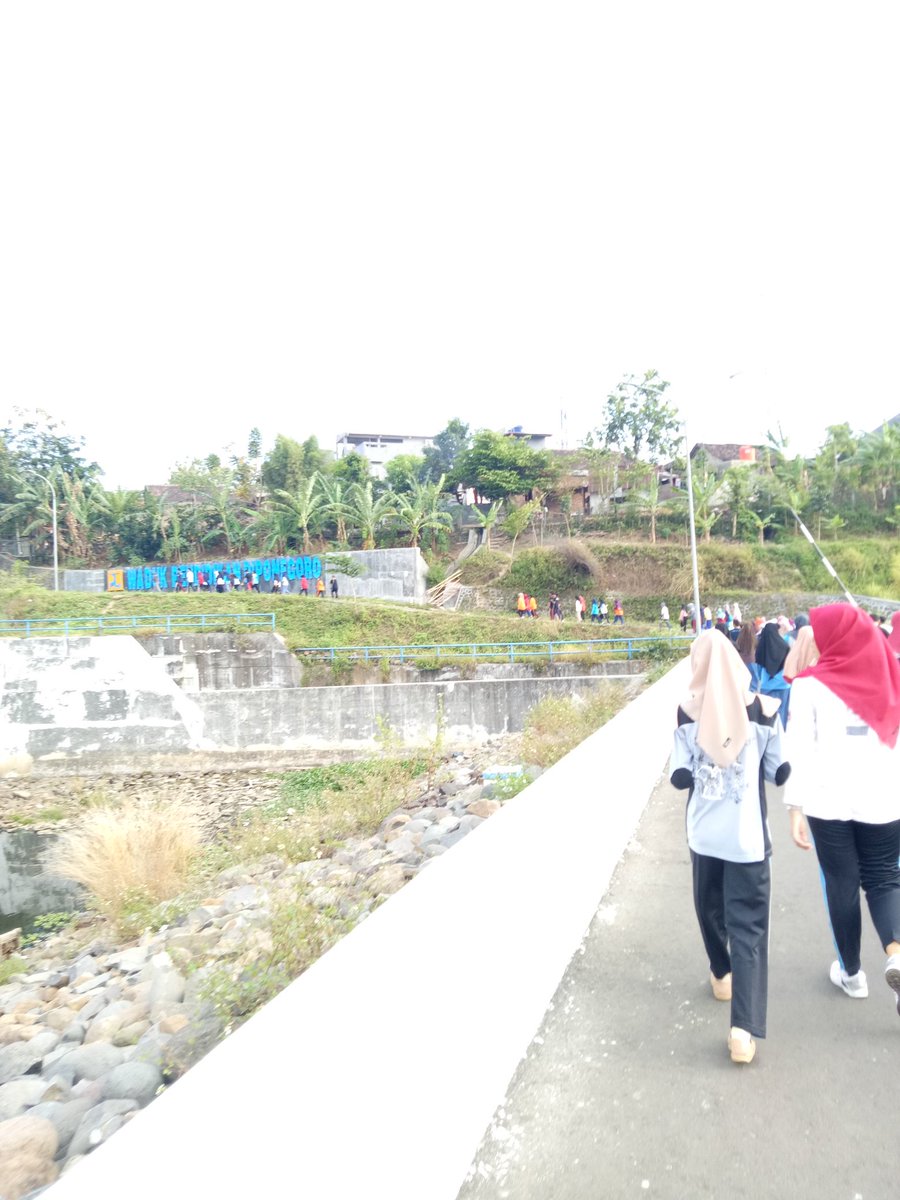 desymonicha's tweet photo. Jalan sehat 
#Gebyar_KSE_Nusantara_2017 
#MESRAbersamaBPJSTK https://t.co/ZwoOacK8Dm