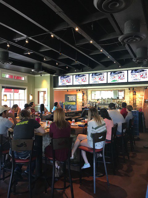 superbubblejen's tweet photo. Learning how we will take on the #chilischallenge at #chilisstoneoak ! We are ready! https://t.co/j9TuuzDUUL