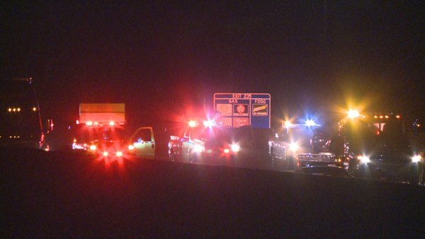 1 dead in two-vehicle wreck on I-75 in Clayton County on.11alive.com/2wlxZf8 https://t.co/IiiFlecYWQ