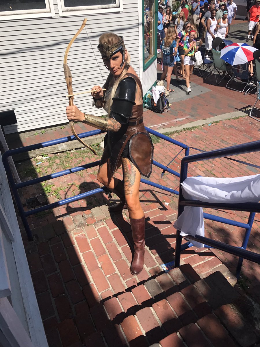KissandMakeupMA's tweet photo. This years carnival costume has to be my favorite #robinwrite #antiope #WonderWoman @RealRobinWright https://t.co/qJ8byyan0M