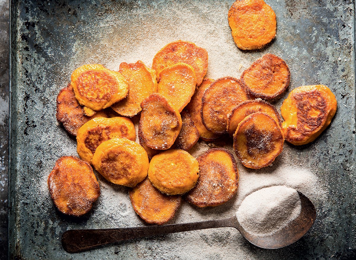 WWTaste's tweet photo. Pumpkin fritters. https://t.co/hP3mXdJ0Z7 https://t.co/HqHRzb1eYT