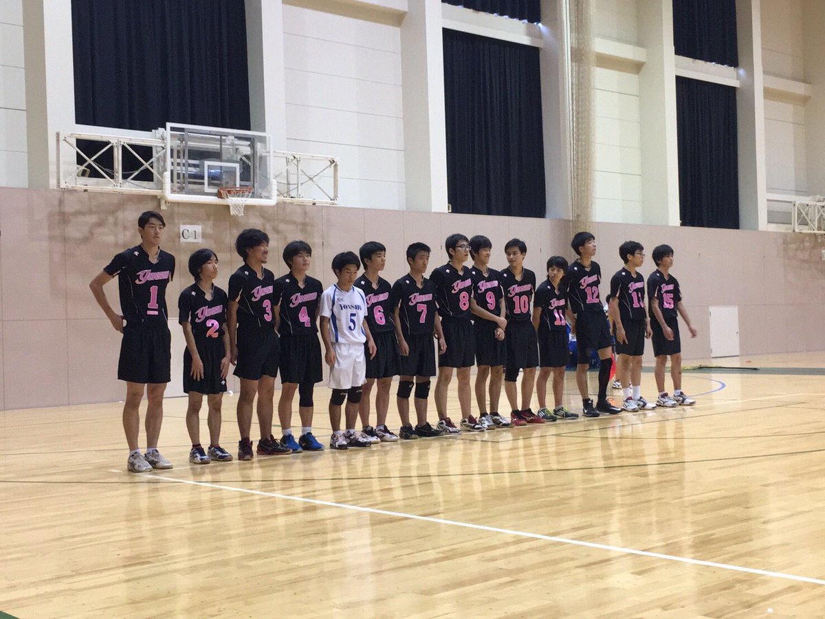 Kawakita Kohei 今日で四商男子バレー部引退 最後負けたのは悔しかった でもやれることはやれたつもり 弱かったのに 大会で 勝てたのが嬉しかった ３年間四商バレー部で良かった 本当に楽しかった 中学から6年間 下手だけどバレーボールやれ