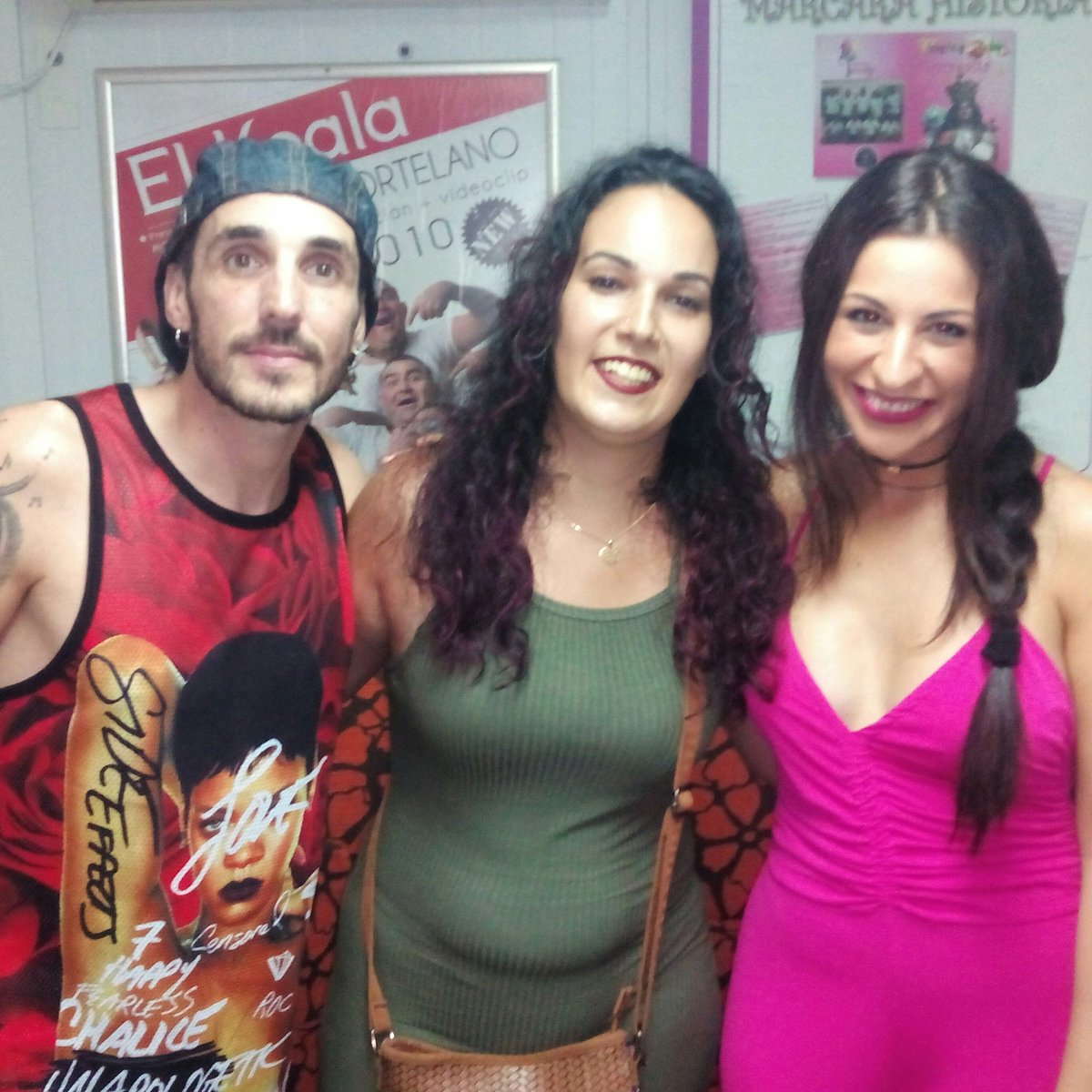 GemmaMarco's tweet photo. 18 de agosto en canara pedazo de noche de la mano de @mariaarteslm ,@OficialMaki ,@OficialHelena91 y @sarayjimenez94 .volví feliz a alicante https://t.co/mPIojA00BY