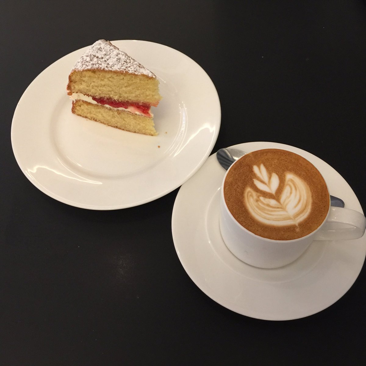 #lazysunday #cake and #coffee - why not? #homebaked #RaynesPark