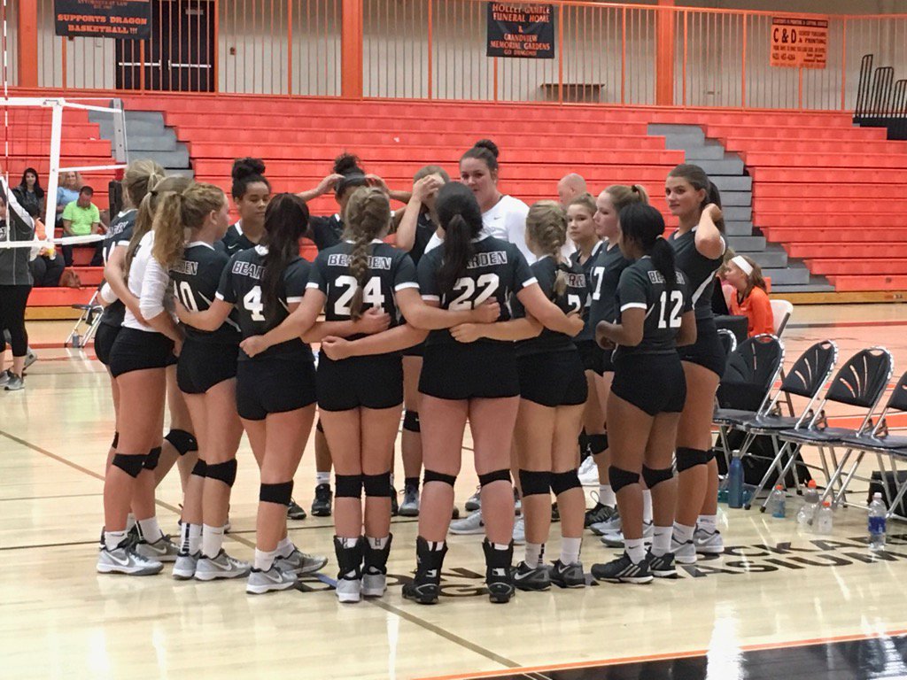 Introducing the Bearden High School Athletes of the Week: 🏐
The Bearden VOLLEYDOGS!  3 road wins in a row this week 🏐