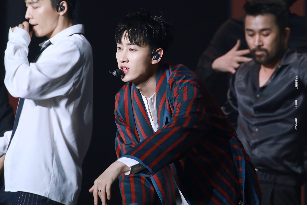HyukJaeTW's tweet photo. 【ONLY】170805 홍콩 SMTOWN Special Stage #은혁 #이혁재 #슈퍼주니어 #Eunhyuk #leehyukjae @AllRiseSilver https://t.co/UGzW4H5Pgr