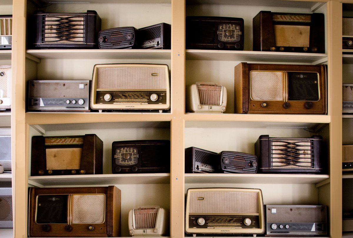 establishscore's tweet photo. It can't overstate what an incredible invention the #radio is. The original #internet- it expanded communication across the world. https://t.co/Z6WuUQ6nWW