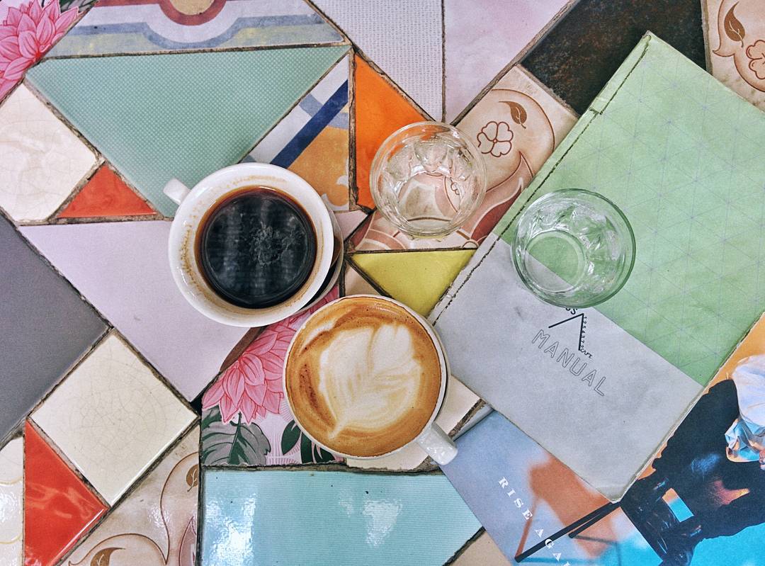 kohlundkarma's tweet photo. Ich liebe Orte, an denen man die #Kreativität seiner #Menschen spüren kann.
🎨🎶🕉️🌈 #Kaffee im #SS1254372 #nimmanhiam #whatveganseat #govegan https://t.co/VI0i5MAoFQ