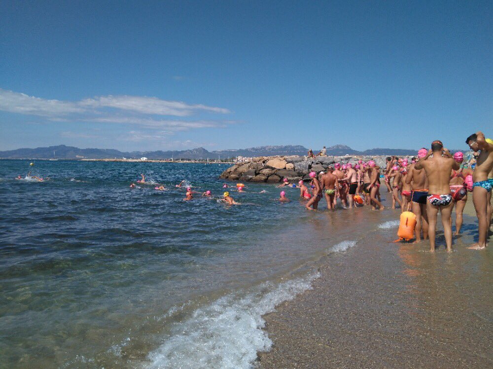 Avui, entrenament dedicat a la memòria de les víctimes dels atemptats de #Barcelona i #Cambrils Gràcies a tots per venir.  #notenimpor