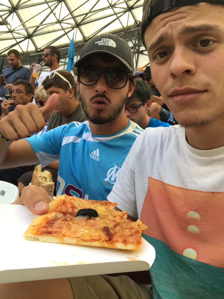 matthisamuel's tweet photo. #monOMSCO, passez par la buvette, forza OM #OMALAFOLIE https://t.co/0abXiDow5w