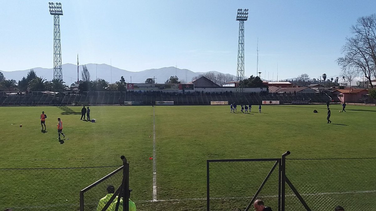 jotapearriaza's tweet photo. ¡Vamos con todo @UnionSantaCruz! Hoy vamos por el triunfo y la cima del torneo #SegundaDivision. Foto vía @SoloDeporte_SC https://t.co/pQt3tAuoZJ