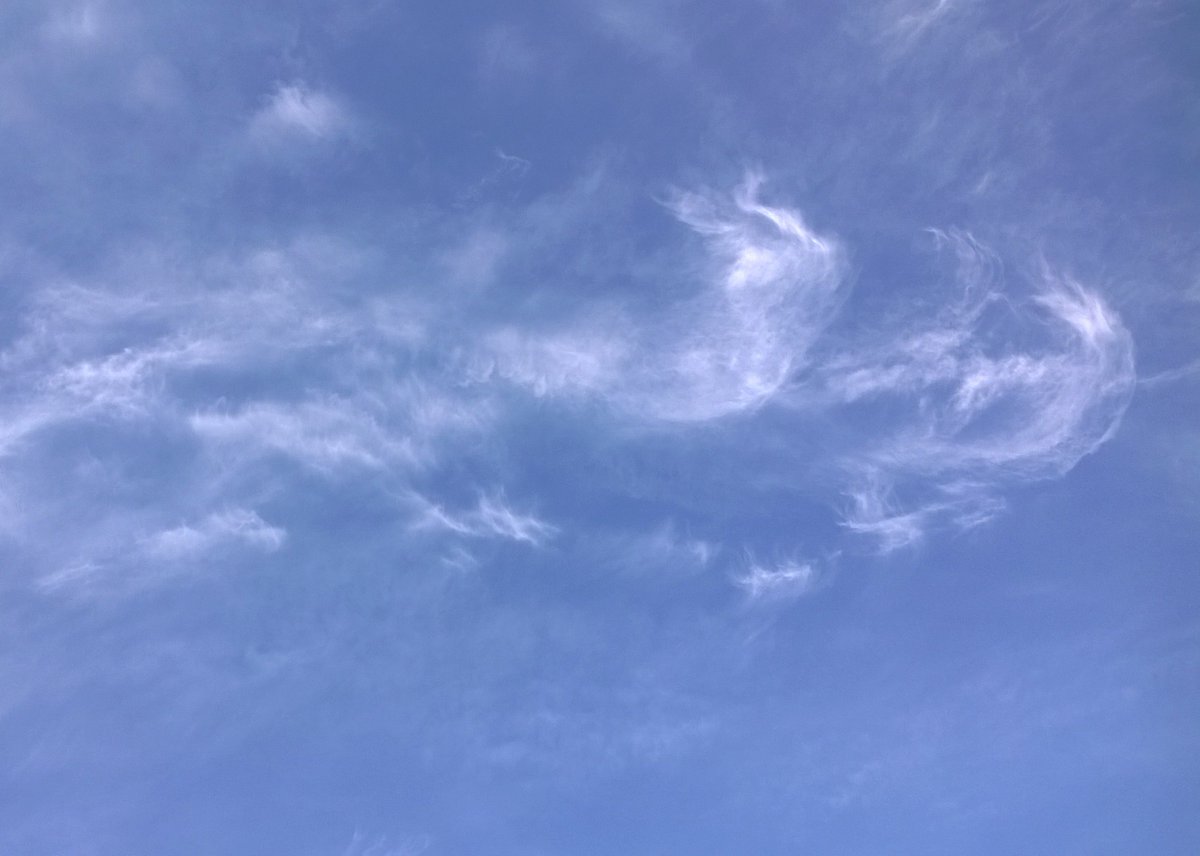 [EN] What shapes do you see in these clouds? :) Tell us in comments :)
-
[CZ] Jaké tvary vidíte v těchto mracích? :) Napište do komentářů :)