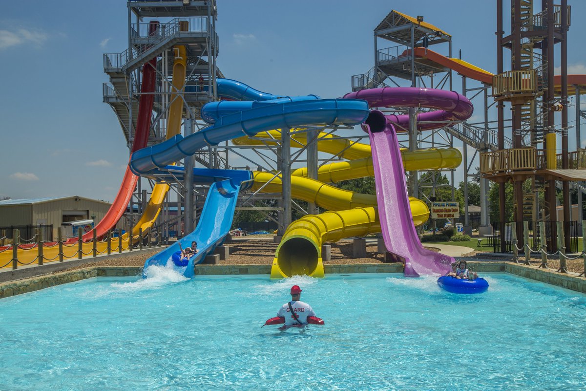 HawaiianFalls's tweet photo. #SundayFunday is best spent with your #ohana!! We hope you will join us for a #SundaySlide https://t.co/awk4psZwDW