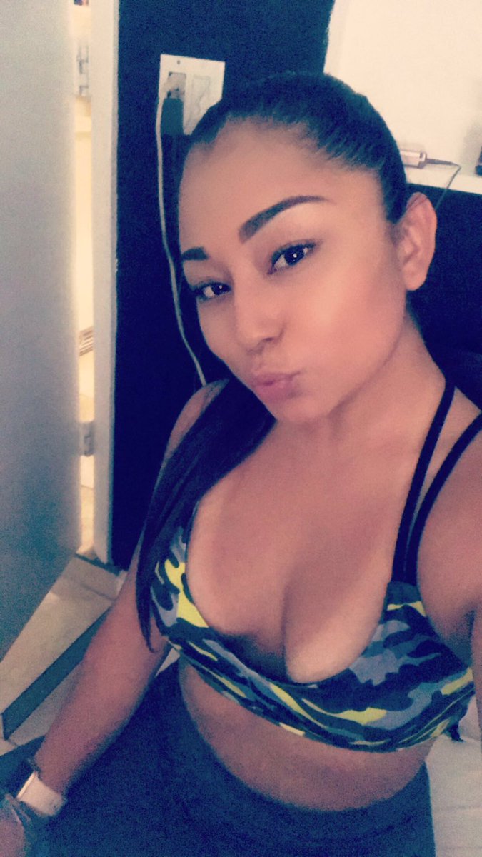 Daysix3's tweet photo. Big Head 🤷🏻♀️ #LittleLatePost https://t.co/141FGXWkRN