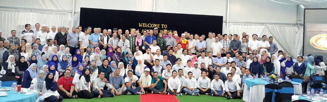 akdzmi's tweet photo. The Engineers | Engineers Your Destiny

#FKAAlumniHiTea 
#MeetAndGreetSession 
#UiTMProduct 
#Proud https://t.co/ZOyI3dM6c7