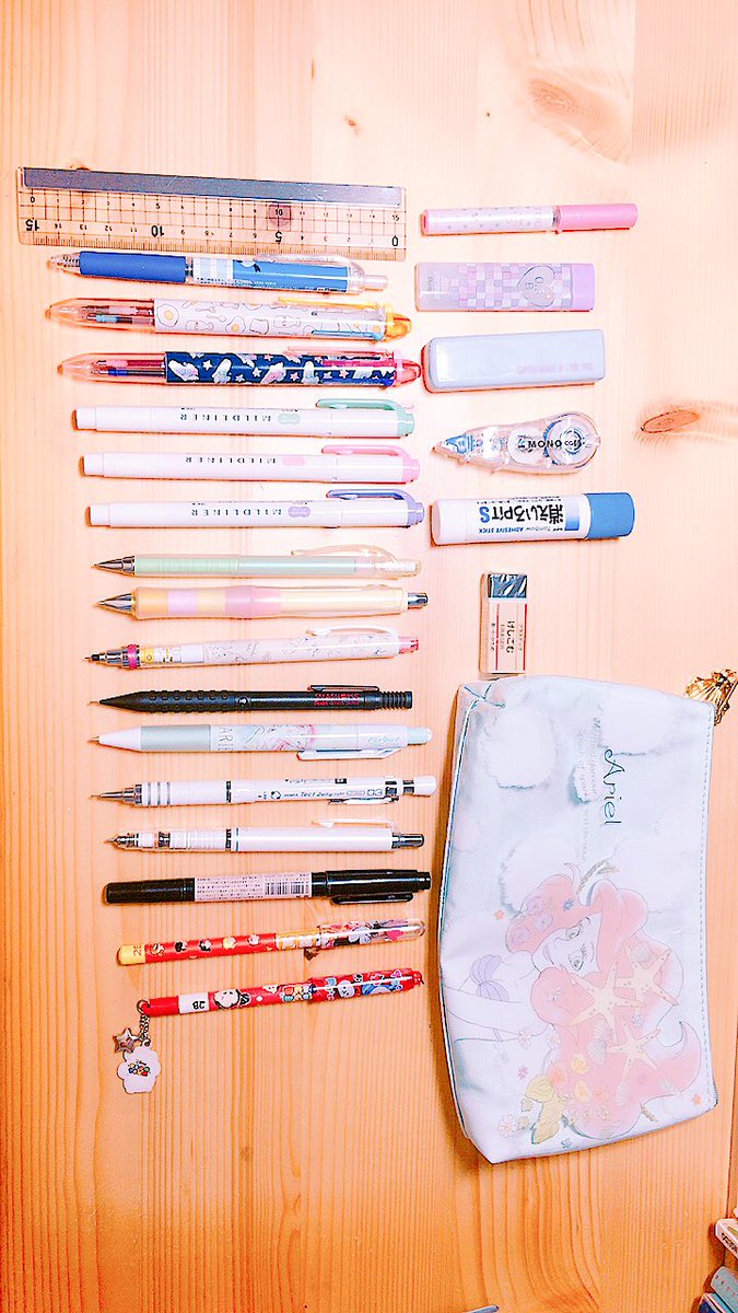 ログアウト 課題が終わったので 筆箱の中身紹介します ｷﾘﾄﾘ線 夏休み最後の１週間の目標 ワーク 理科 予習 ワーク 社会 予習 夏休みワーク 数字 終了 夏休みワーク 英語 終了 英単語 1 暗記