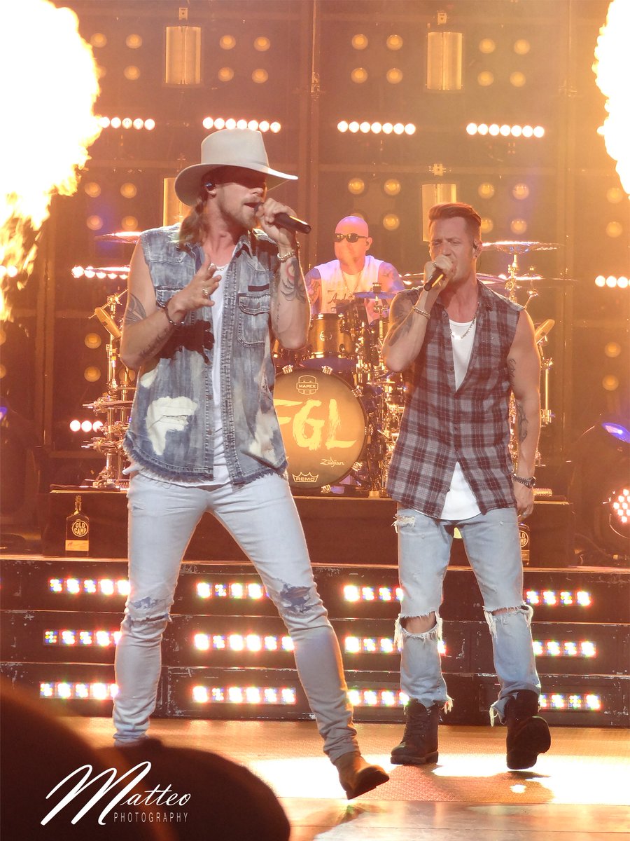 matteo3161's tweet photo. Favorite of the year @FLAGALine Friday Night @XFINITYTheatre #SmoothTourVIP You never let us down! You truely took to the next Level! TY😎 https://t.co/ngefH4Od2Z