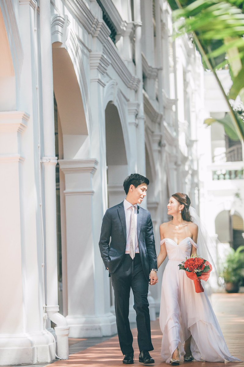 crystallihk's tweet photo. Hand in hand ❤️

@RafflesHotelSIN 

#HappyAnniversary #Love #MrandMrsChan #Newlyweds #BrideAndGroom #BloggerBride #Marriage #Wedding https://t.co/YZt4ecKih5