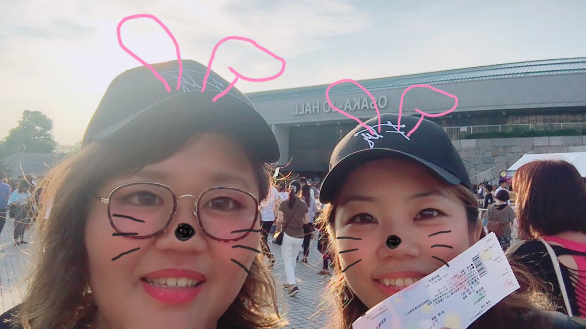 nagibuuuu's tweet photo. 最高のツアーファイナルでした。
やっぱり清水翔太好きだ。彼の音楽が好きだ。彼の作る音楽が好きだ。世界が好き。
出会えたfamilyもほんとに好き。
これからも清水翔太という人間の音楽を受け止めていきます。
二ヶ月間お疲れ様でした。
#清水翔太
#LIVETOUR2017FLY https://t.co/9kVBbkoN3K