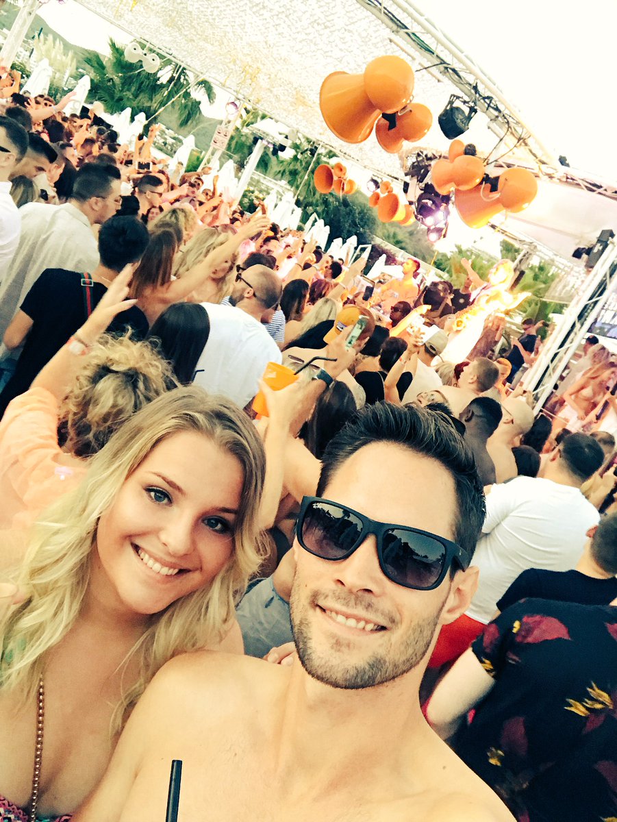 WastedQuality's tweet photo. Heerlijke vakantie gehad in #ibiza2017 #Ferrari #fiat500 #party with My love https://t.co/J8hFM8aMs4
