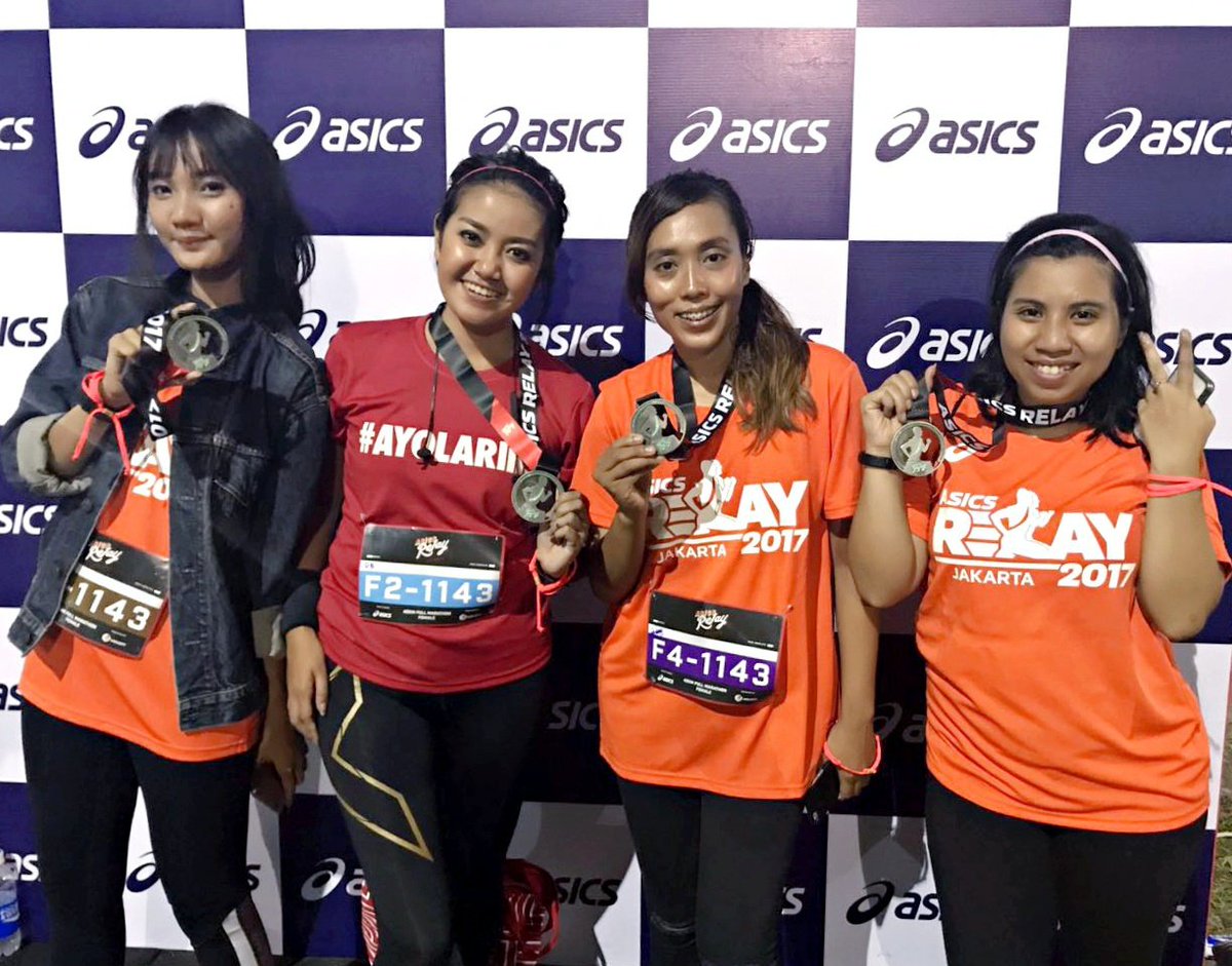 asripuririn's tweet image. Full Marathon 42K Relay Team on #asicsrelay #asicsrelayJakarta. Ini adalah race yang penuh dengan drama 😅