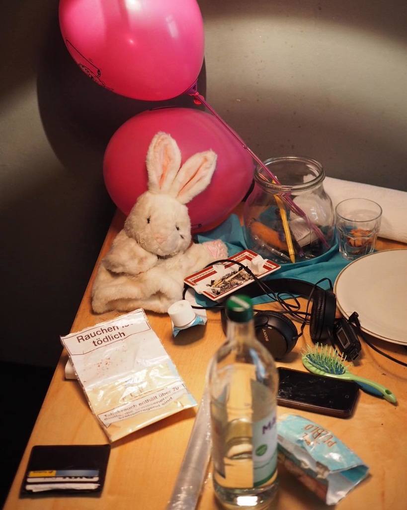 DIEBOYSx's tweet photo. H: Das war eine Party gestern... #alterschwede #heftig #kopfschmerzen #körper #undso #danke an das #bubblebeatfestival in #baddoberan #peac… https://t.co/az8B2JhRyy