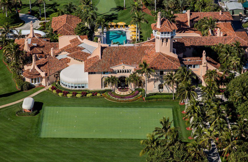 pbpost's tweet photo. LATEST: Palm Beach Zoo has moved its 2018 annual fundraiser from the Mar-a-Lago Club in Palm Beach. https://t.co/QxNCS3K3gX
