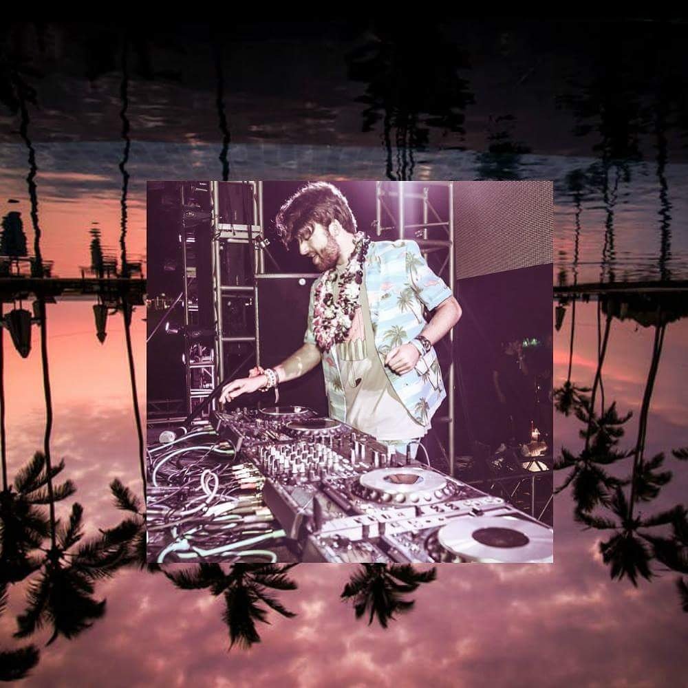 New remix out tomorrow ! 🌴 Really excited for this one 🔥 <a href="/OliverHeldens/">Oliver Heldens 🕺🏻🙌✨/💹🧲</a>