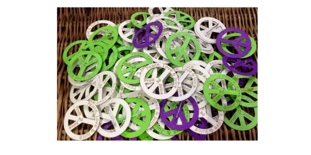 Fruit2Juice's tweet photo. Our Awesome Peace Love And Juice Badges 😍 

#peaceloveandjuice #fruit2juice https://t.co/V7d530LAgl