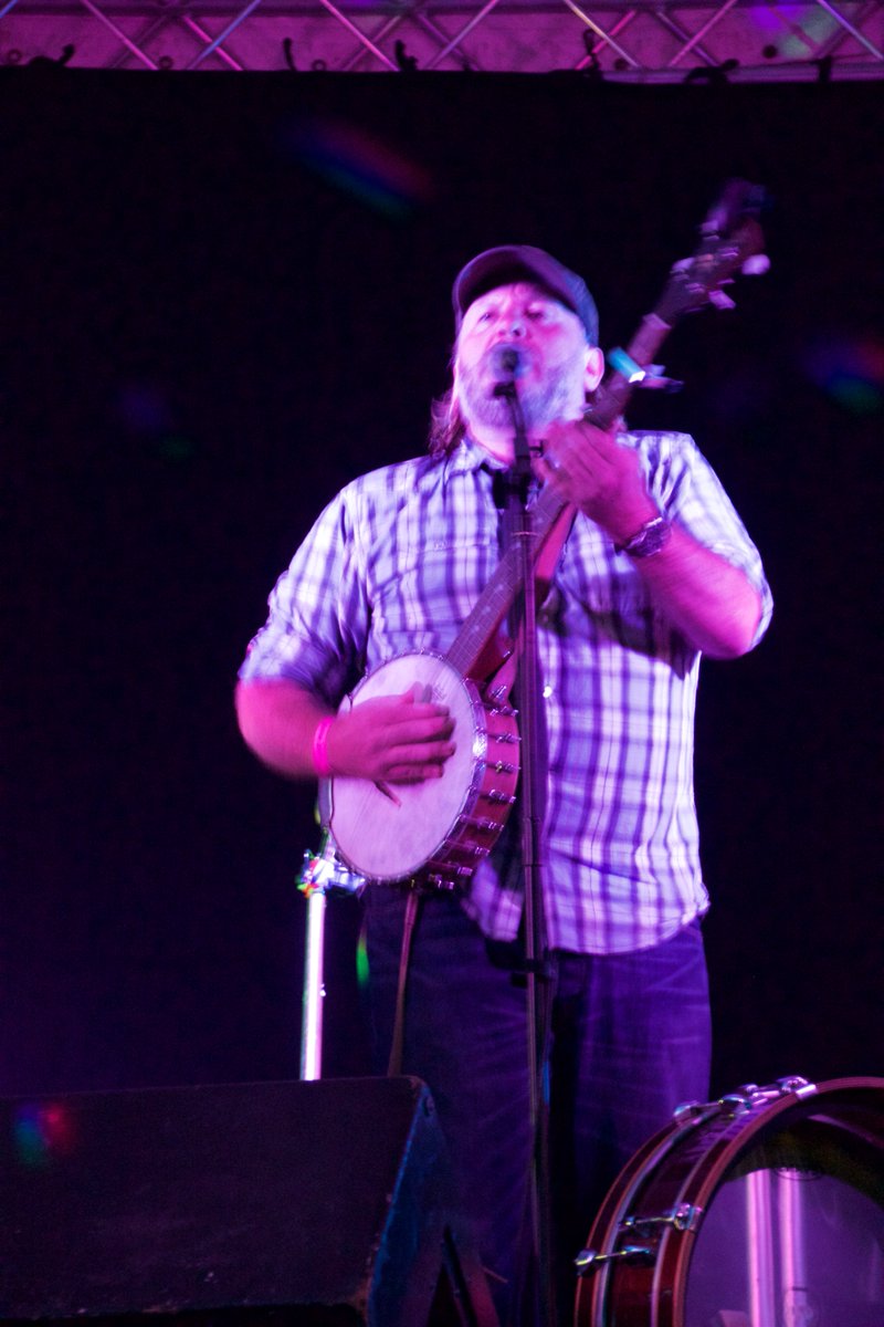 Beautiful <a href="/thepapertrains/">The Paper Trains</a> entertaining the crowd last night <a href="/Weyfest/">Weyfest</a> <a href="/RuralLifeCenter/">Rural Life Center</a> #thegambler #gloria #gonefishin #americanastringband