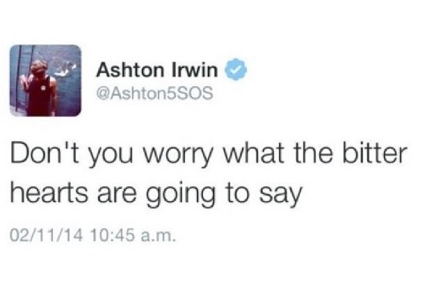 entropymgc's tweet image. BASTA CON TANTA HOMOFOBIA!!!!!!!!!111111!!!!!!!!

#Lukehemmingsisoverparty