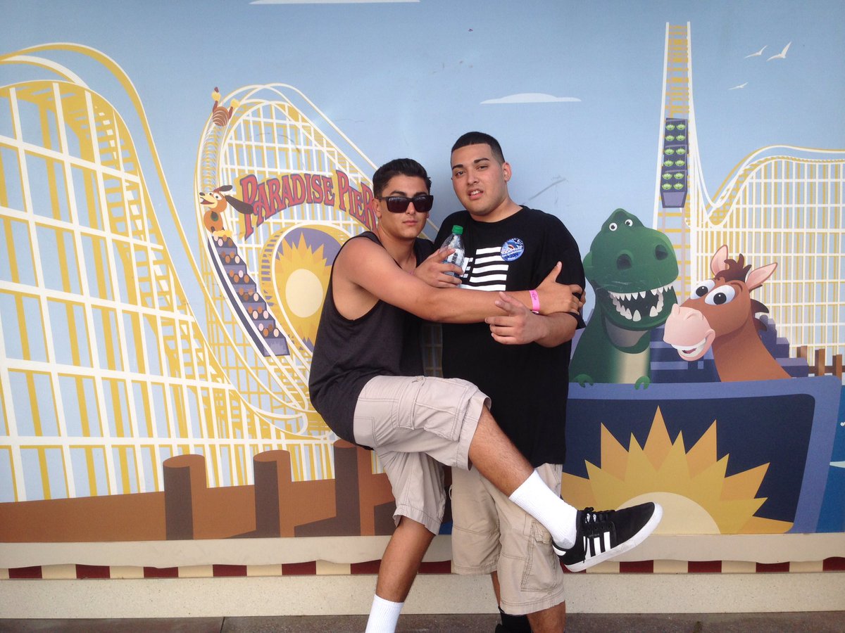 _Cee_Los_'s tweet photo. Happy birthday to my boy @SamuellllllT I love ya dawgy I hope it's pimp Af see you soon 😘 #TwentyFun #MajorThrowBacks https://t.co/bWHPljfAkg