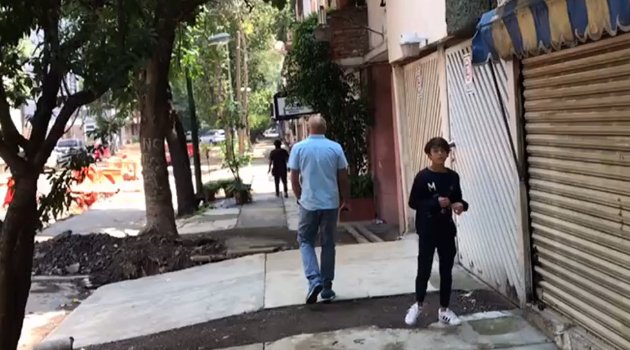 El escrache a Jorge Rodríguez y sus hijos en México  bit.ly/2wmrJDP