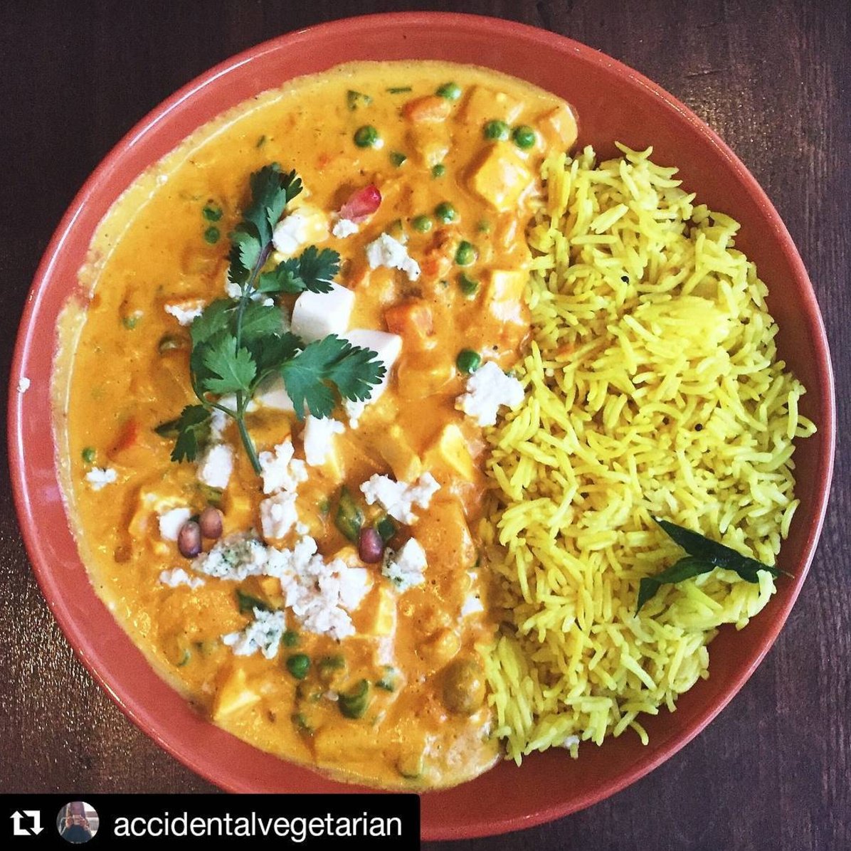 HelloJiToronto's tweet photo. Our 'nine-jem curry' A.K.A. Navratan Korma is rich &amp; creamy, studded with fruits &amp; vegetables 💎 #veggieTO #nomnomnom #torontofood https://t.co/blOkfIYwMx