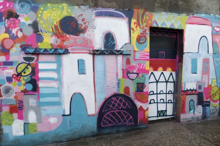 Belfast_Beyond's tweet photo. Wall by @estherokellyart for #HitTheEast #Belfast #NorthernIreland #streetart #urbanart #belfaststreetart #eastbelfast #belfastbankers https://t.co/crXEzeuJDl
