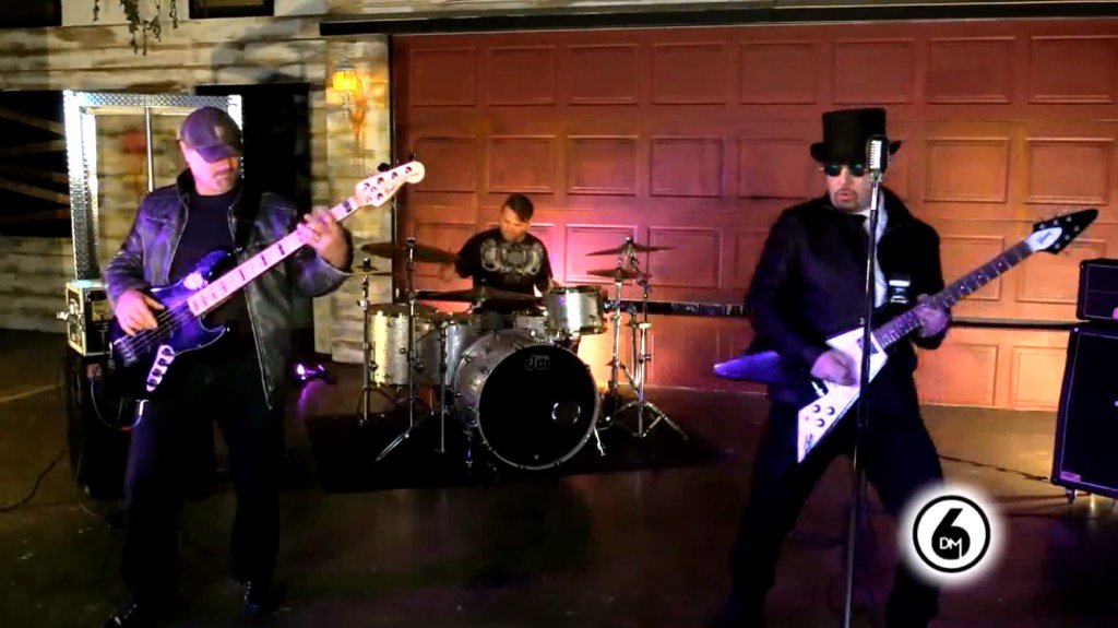 6thDayMade's tweet photo. A shot from our new video to be released Aug 25, 2017. #6DM https://t.co/OyGxou5Npw