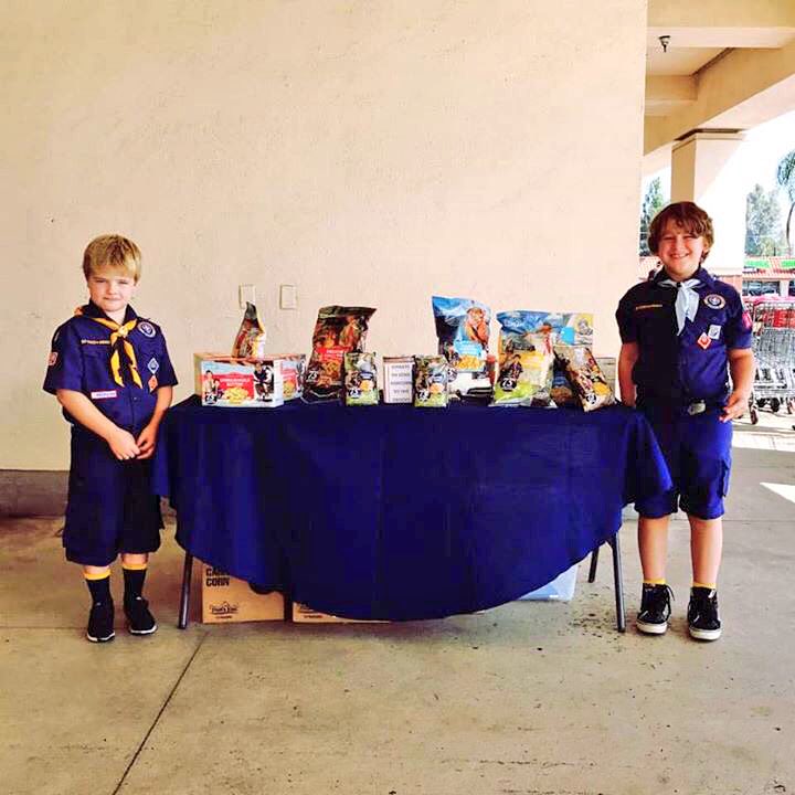 Pack1887's tweet image. @Pack1887 #CubScouts selling delicious @trailsendsnacks popcorn so they can go to camp! So proud of these go-getters! #Pack1887 #popcorn