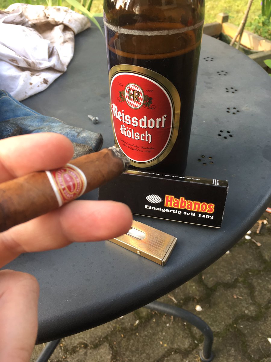 JG__14's tweet image. Enjoying an @JJFoxcigars Romeo Y Julieta and a @Reissdorf_ while I finish up the BBQ. #simpleasures