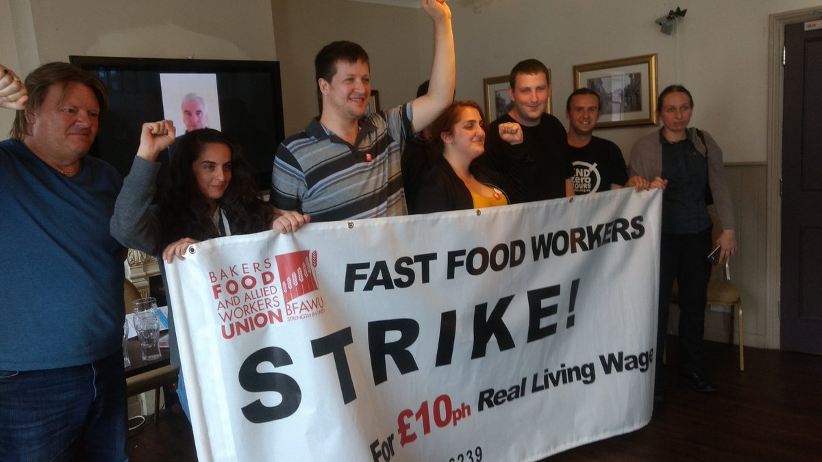 FastfoodRights's tweet photo. Fast food workers at #mcdonalds are ready for the first #McStrike  in UK history https://t.co/SYq4UIBePX