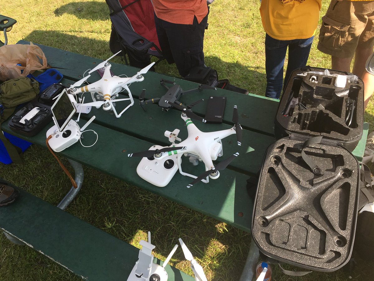 Todaysdrone's tweet photo. Great day with flint drone operators. Thanks guys it was fun!!! https://t.co/XcscMOS8kr