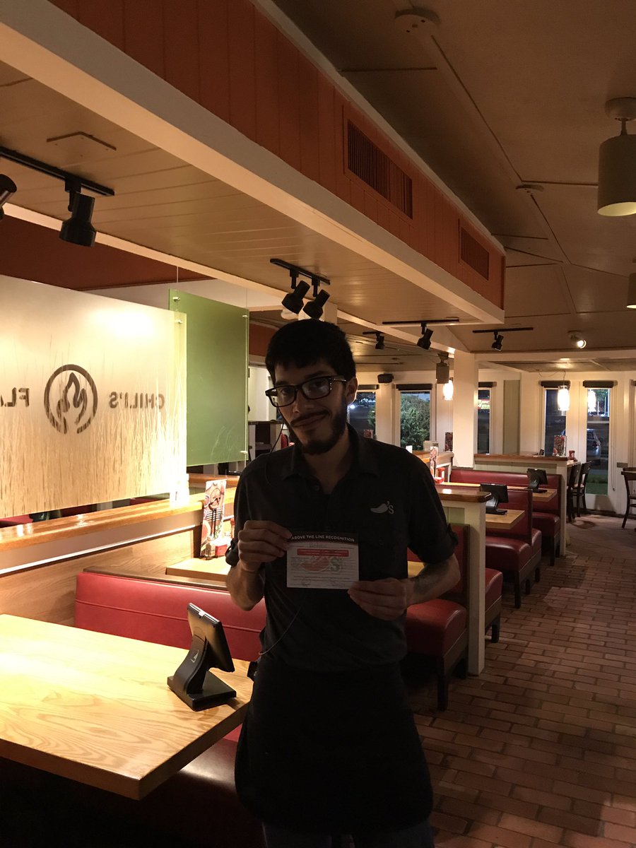 mmccluskey00's tweet photo. Andrew rocking the server 1 degree behavior all night long. Challenge accepted! @KandieGirl @TbernickeTricia https://t.co/M92y7KYFNc