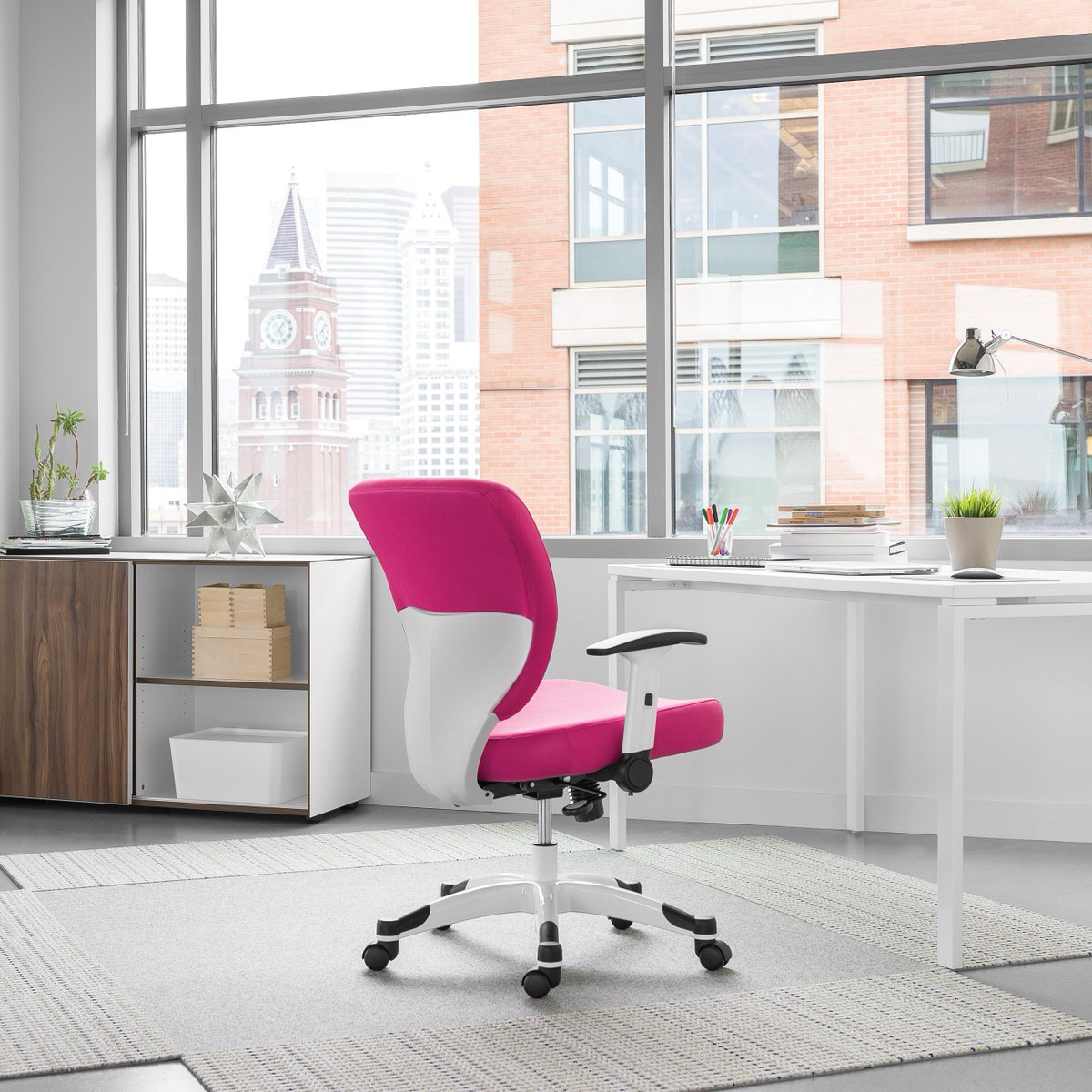 SPACESeating's tweet photo. Designed to support the natural curve of your back for all day comfort. #ergonomic #officefurniture https://t.co/GVgGyTkYzO