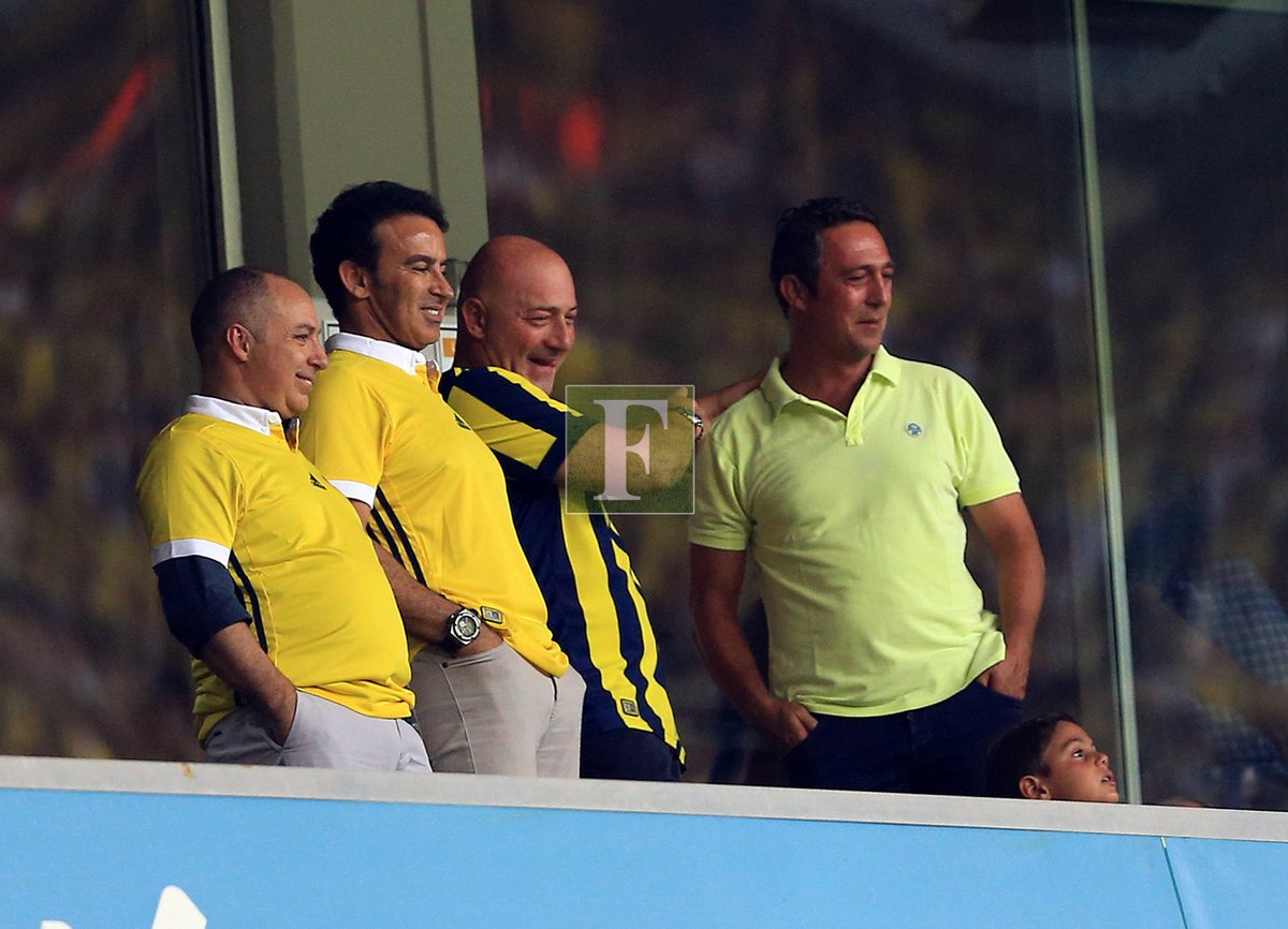 Uzivatel Fanatik Na Twitteru Ferit Sahenk Ve Ali Koc Fenerbahce Trabzonspor Macini Birlikte Izleyecekler
