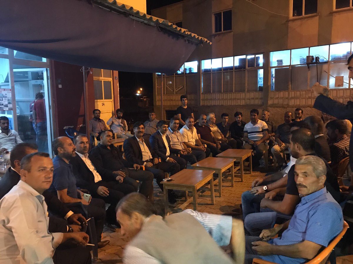 Ekinözü ve Elbistan İlçe Başkanlarımız ve kıymetli Ülküdaşlarımızla Ekinözü ilçemizde DEVLET tadında sohbetteyiz.