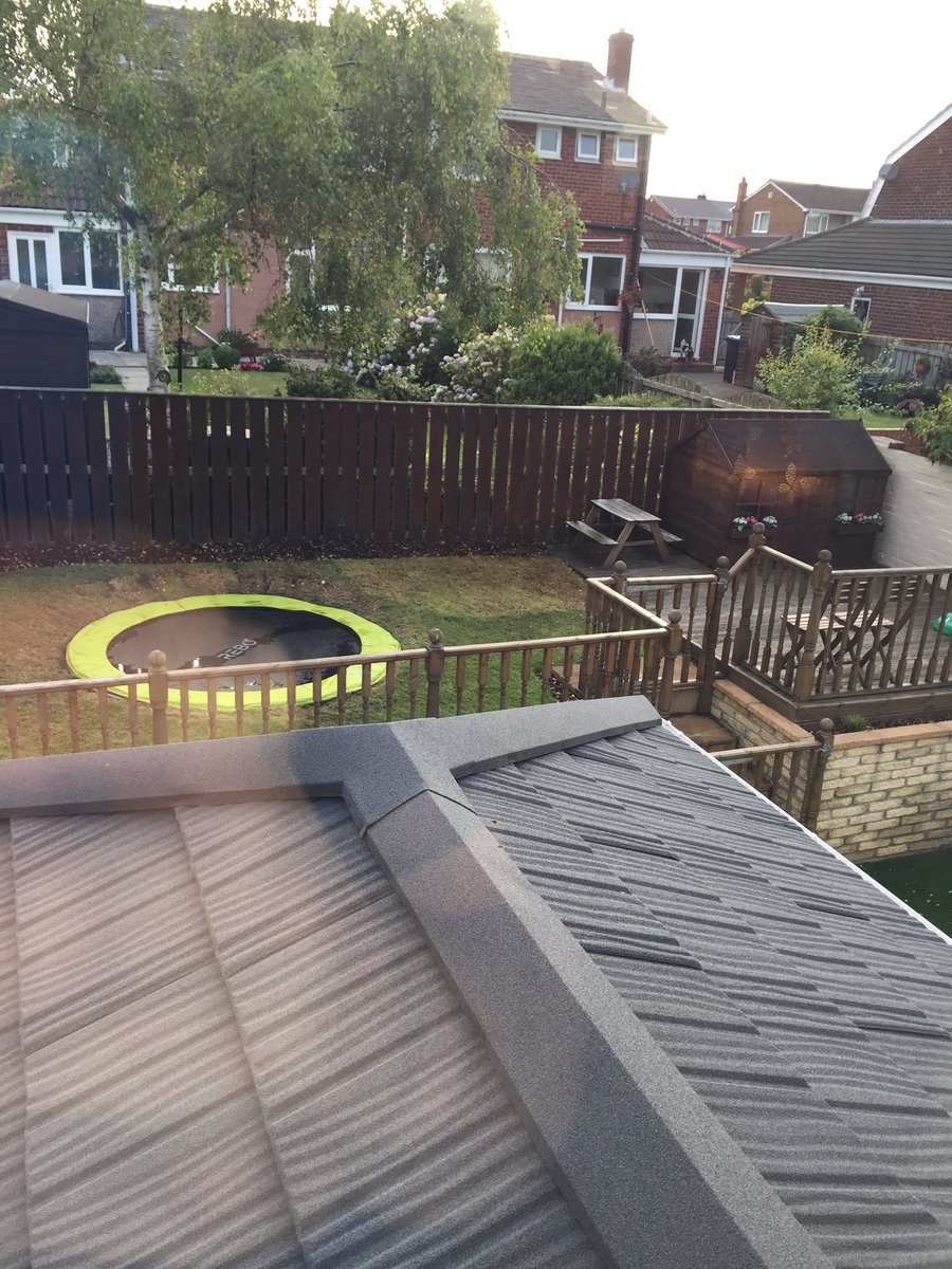 pault1984's tweet photo. The 2 tonnes of soil have gone, project compete!! #DaddyProjects https://t.co/mQiSPhR33W