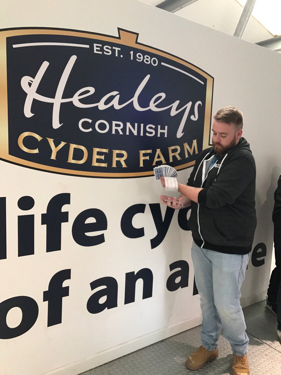 Lovely day out at <a href="/HealeysCyder/">Healeys Cyder 〓〓</a> with @chloewitcombexo even managed to fit in a 5 minute mess around after the tasting #magic #bicycle #cards
